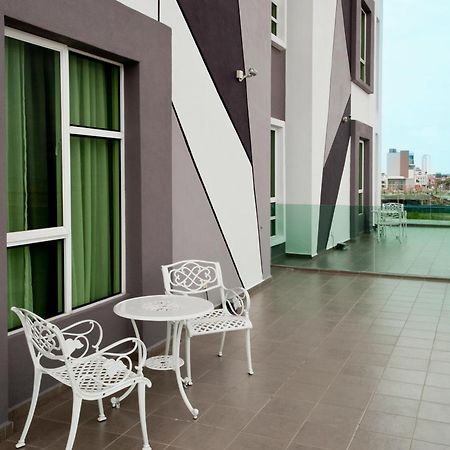 Marvelux Hotel Malacca Exterior photo
