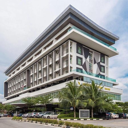 Marvelux Hotel Malacca Exterior photo
