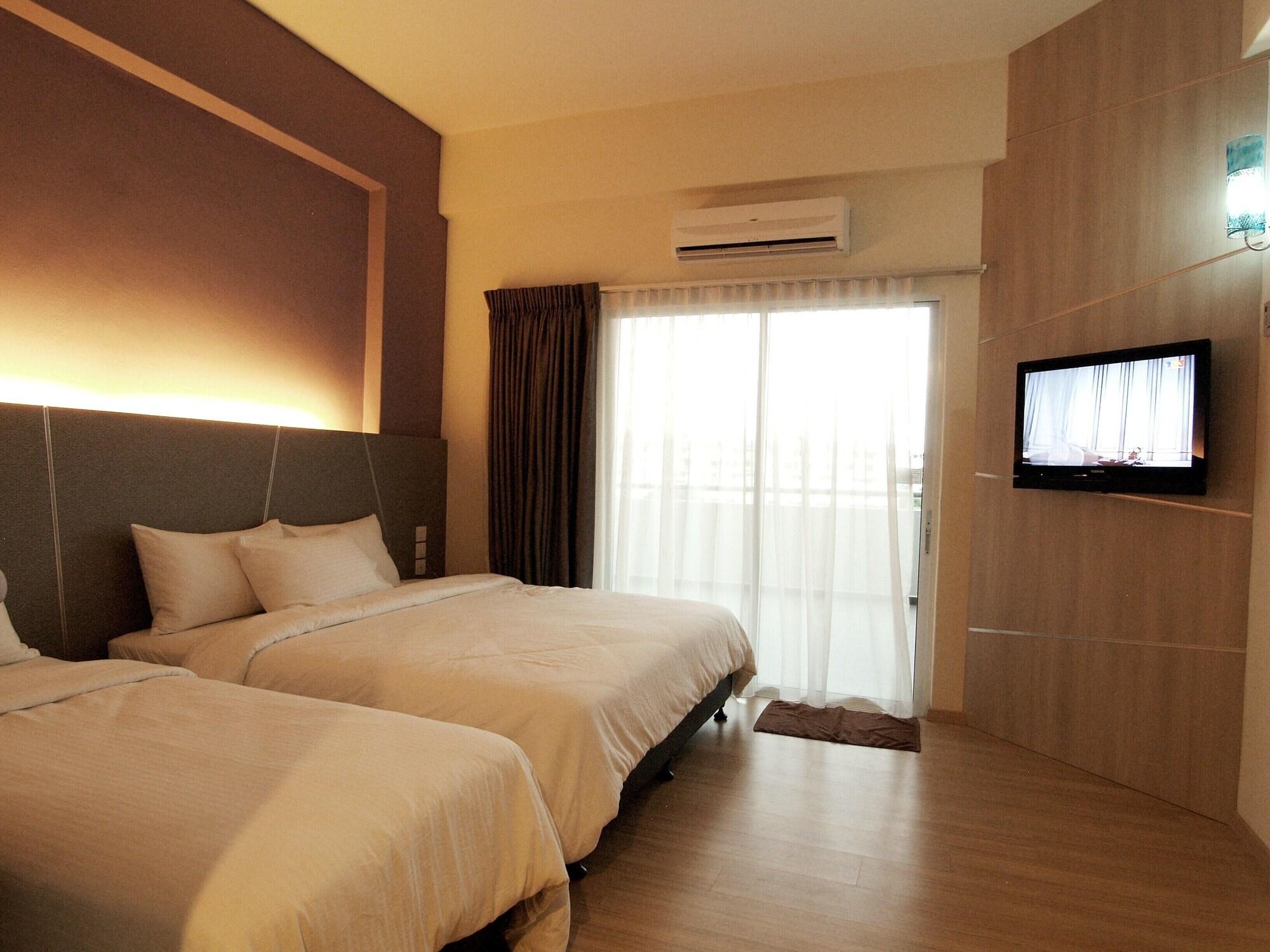 Marvelux Hotel Malacca Exterior photo