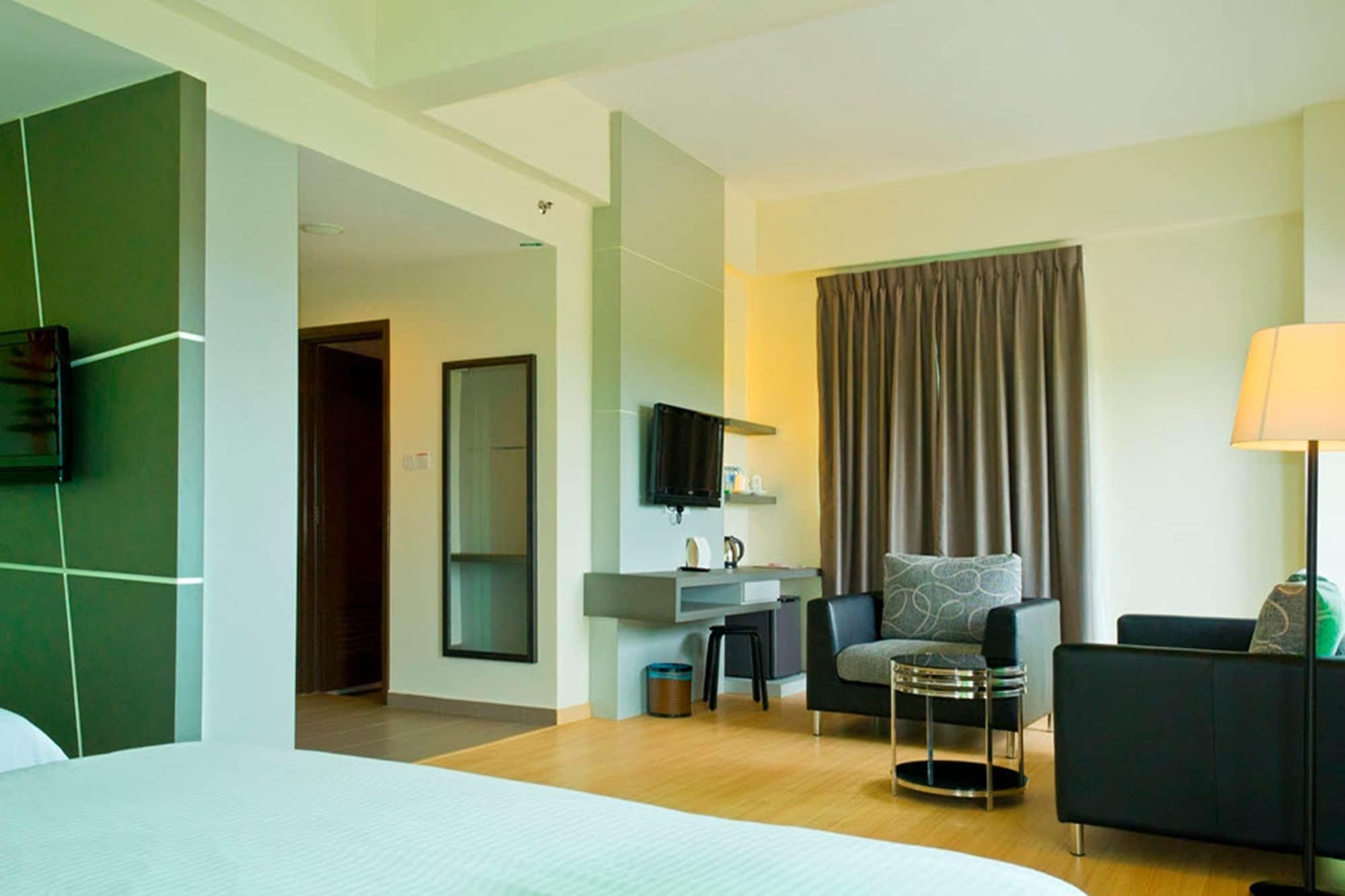 Marvelux Hotel Malacca Exterior photo