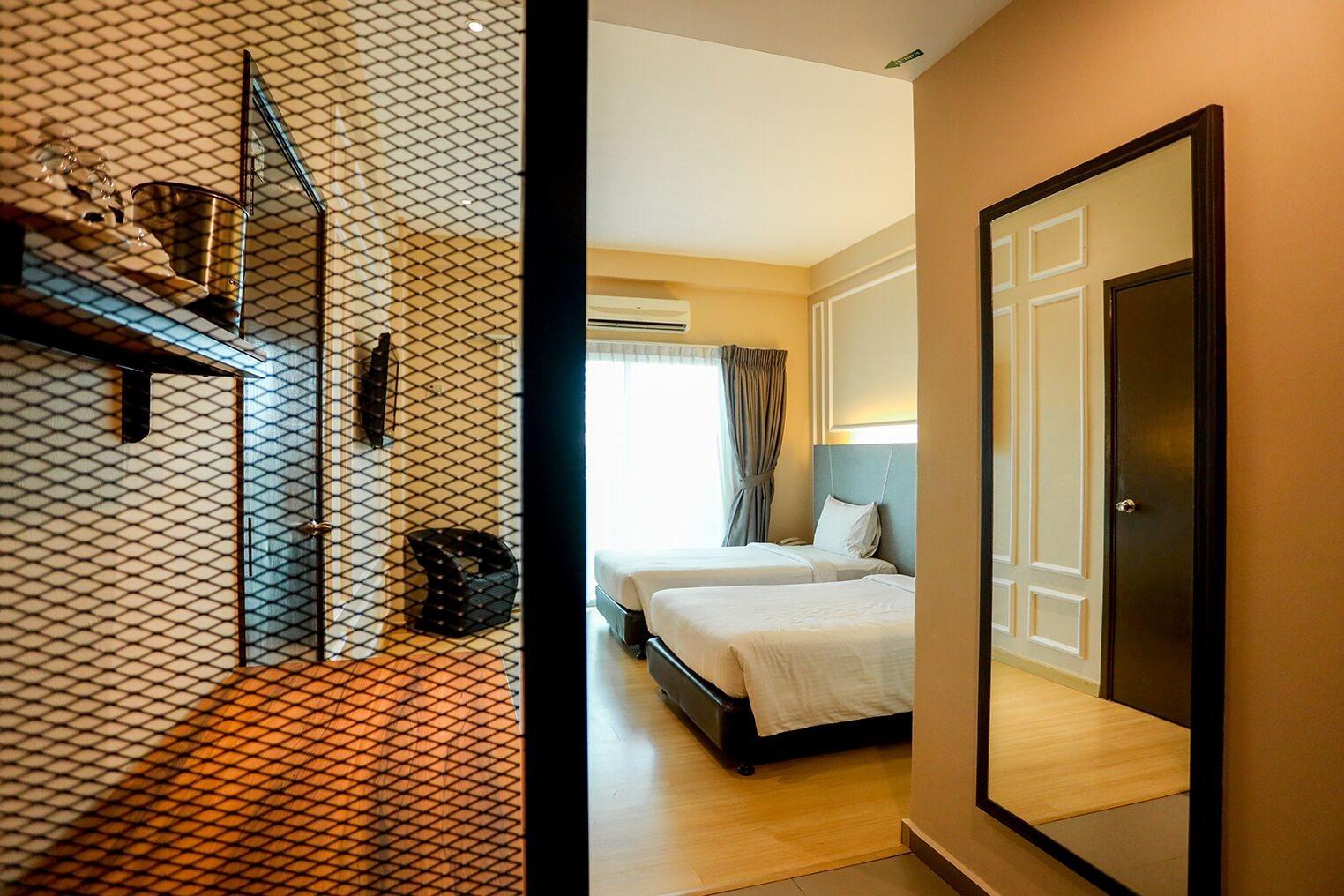 Marvelux Hotel Malacca Exterior photo