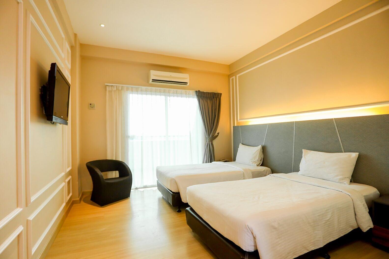 Marvelux Hotel Malacca Exterior photo
