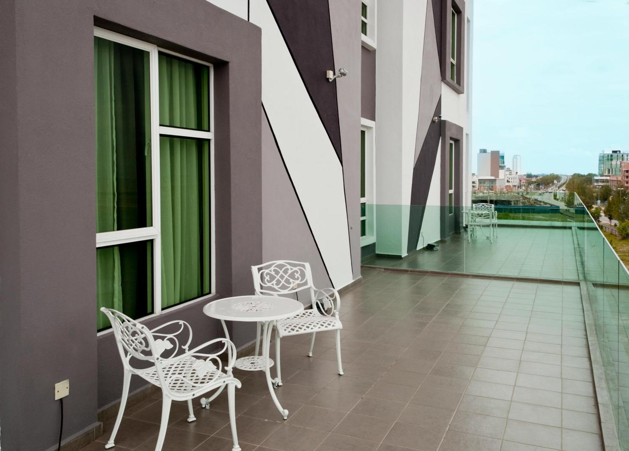 Marvelux Hotel Malacca Exterior photo