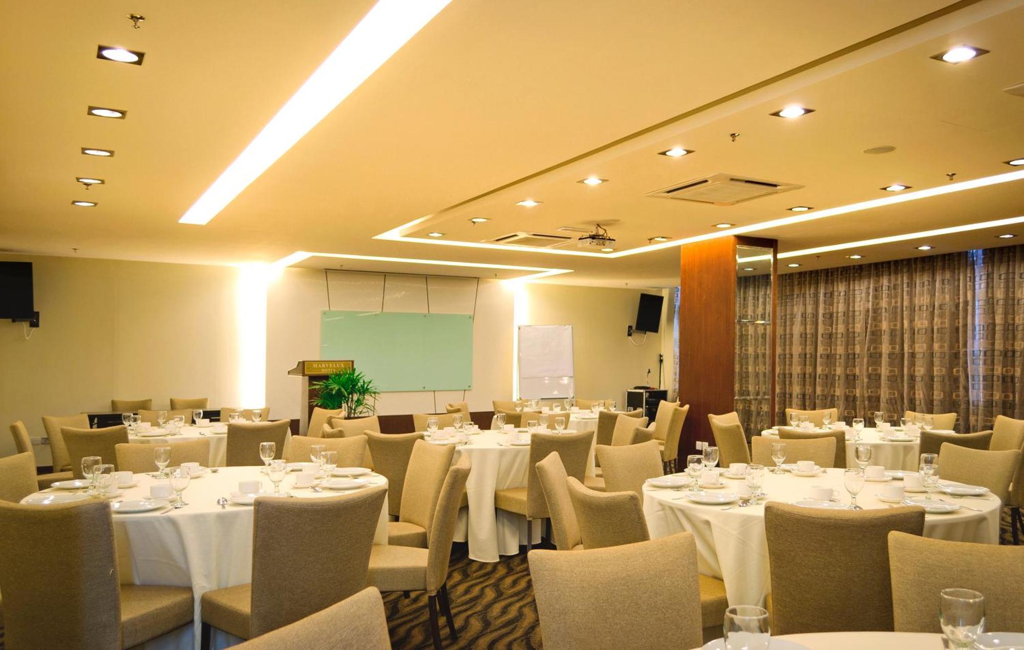 Marvelux Hotel Malacca Exterior photo
