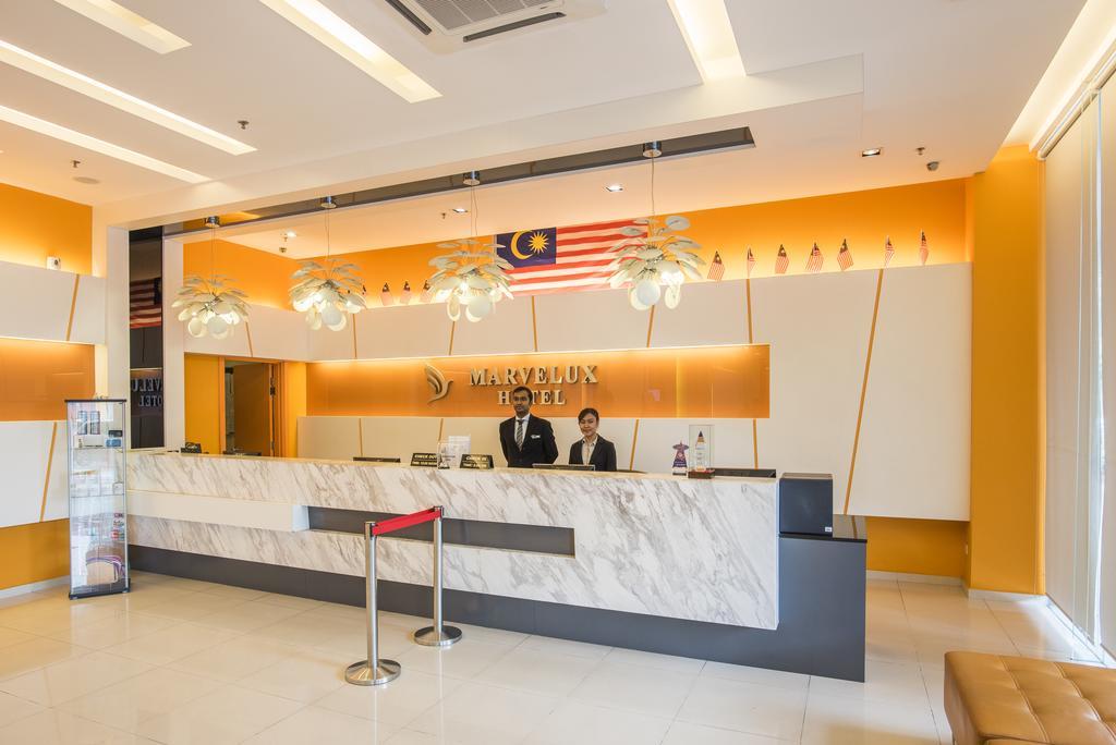 Marvelux Hotel Malacca Exterior photo