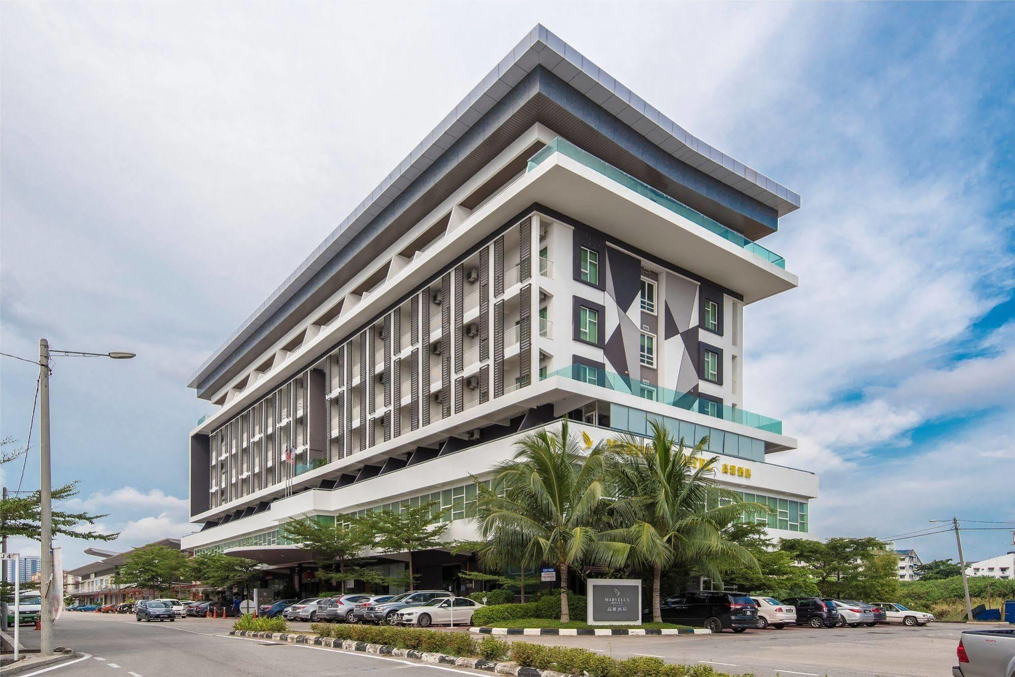 Marvelux Hotel Malacca Exterior photo