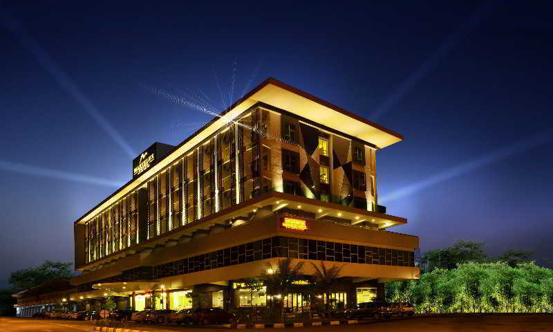 Marvelux Hotel Malacca Exterior photo